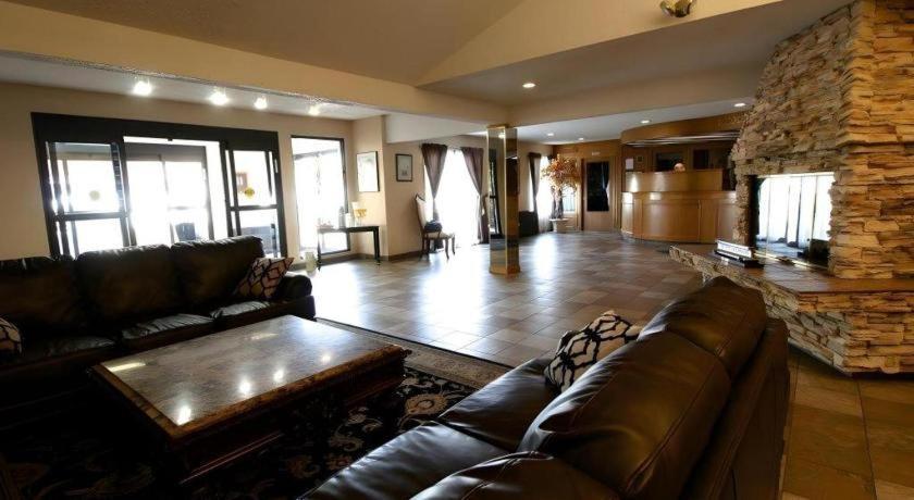 Medicine Hat Inn & Suites Exterior photo
